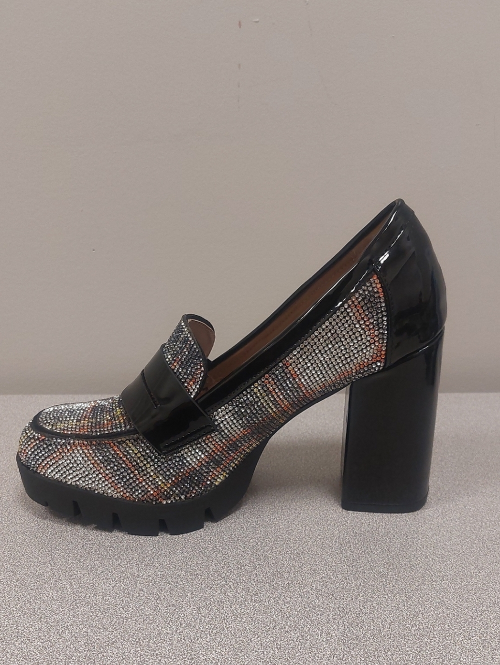 Betsey Johnson Adelyn White Plaid Multi Rhinestone Platform Pumps Sz 8 - Picture 9 of 17